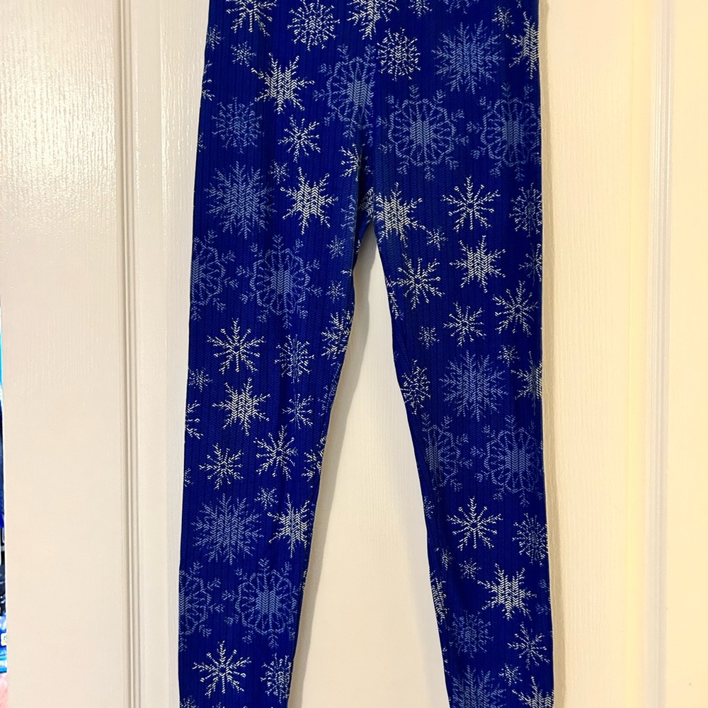 5 for $15 EUC Blue Snowflake Leggings OS